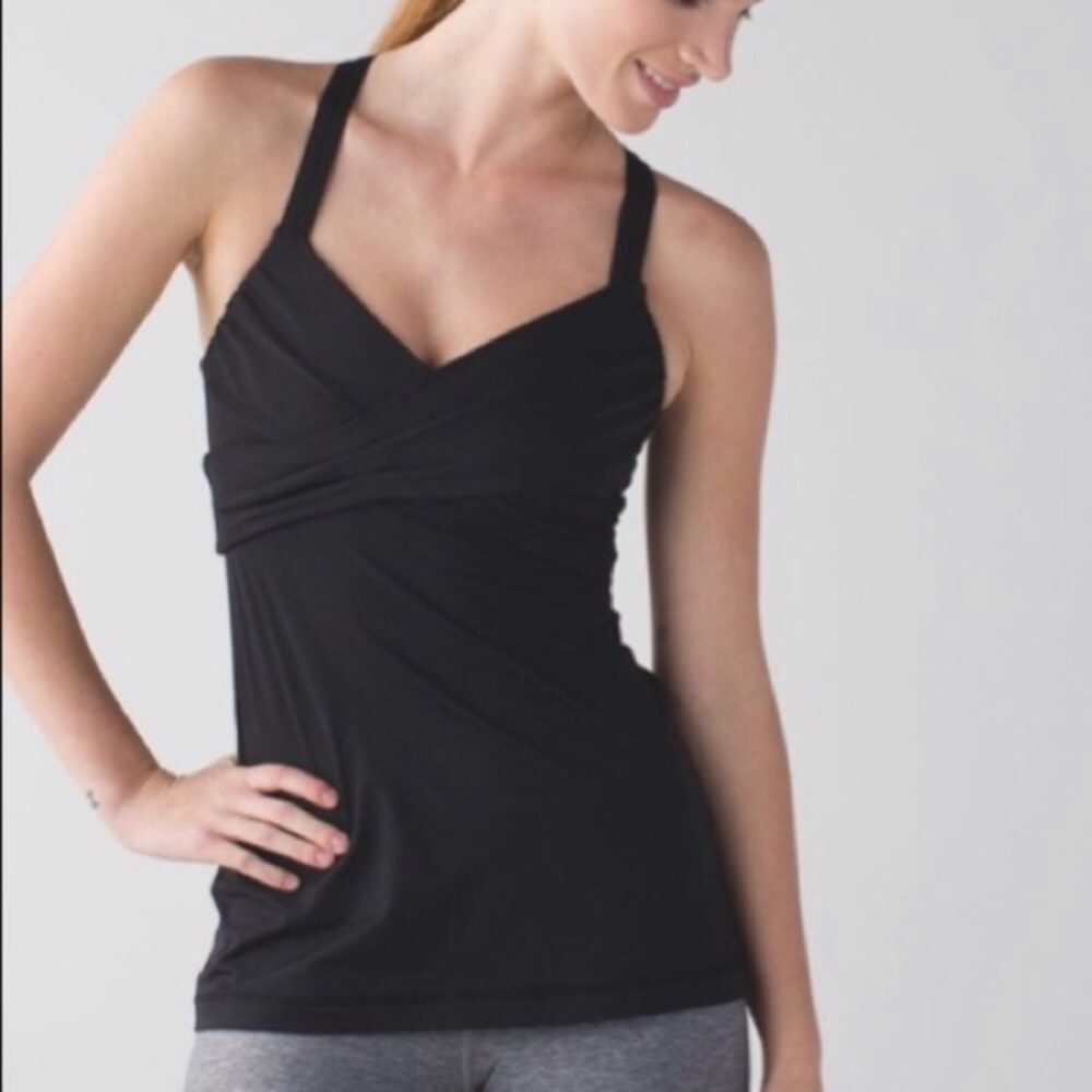 Lululemon wrap it up tank black size 6